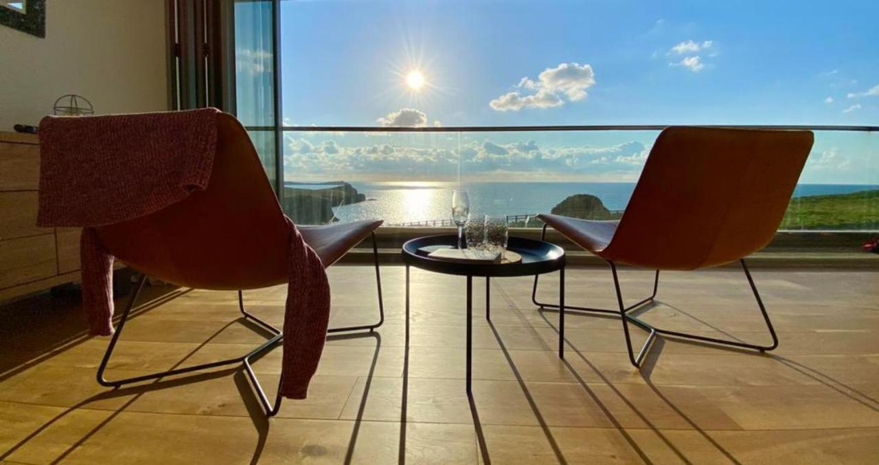 Sunset Waves Sea View Apartment Featuring Panoramic Views & Parking Newquay  Ngoại thất bức ảnh